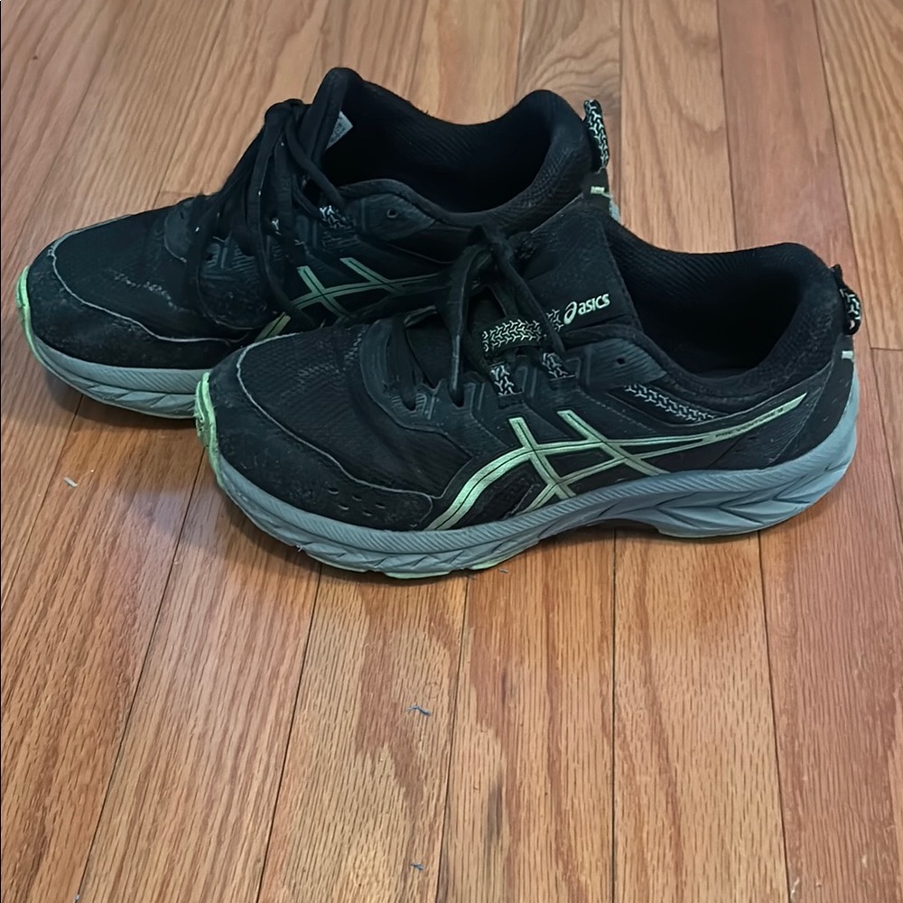 ASICS Boys Black and Green Shoes Sneakers size 5